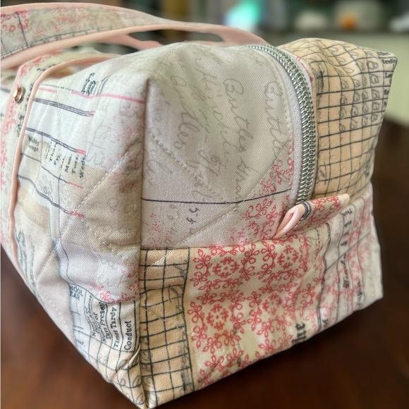 Handmade Quilted Toiletry/Makeup Bag - Two Zipper Pulls, Lined, Designer Fabric - Picture 4 of 8